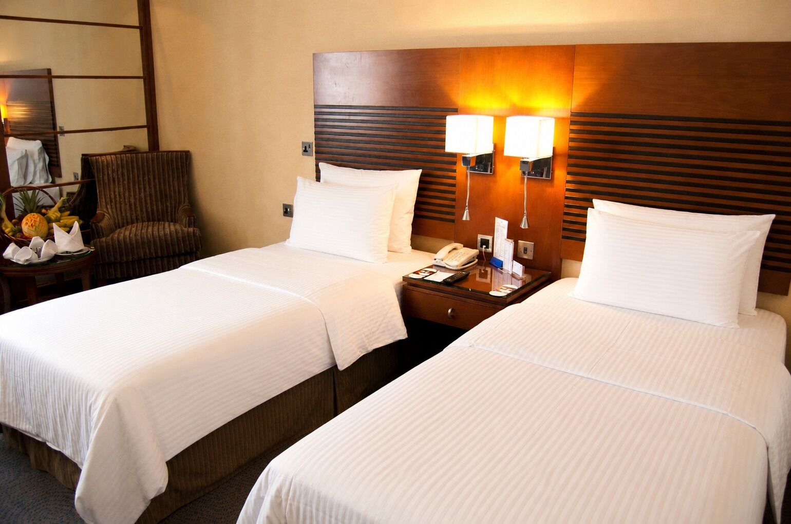 Standard Room, 2 Twin Beds | Minibar, in-room safe, iron/ironing board, rollaway beds