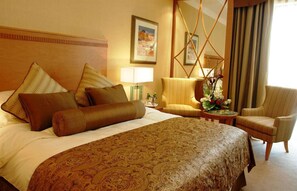 Minibar, in-room safe, iron/ironing board, rollaway beds - Golden Tulip Bahrain (Manama)