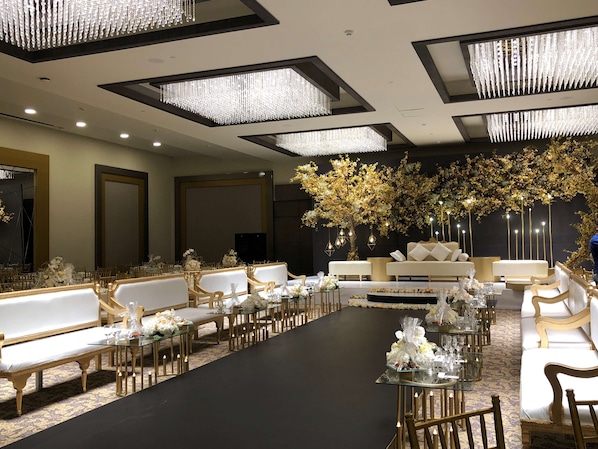 Indoor wedding - Golden Tulip Bahrain (Manama)