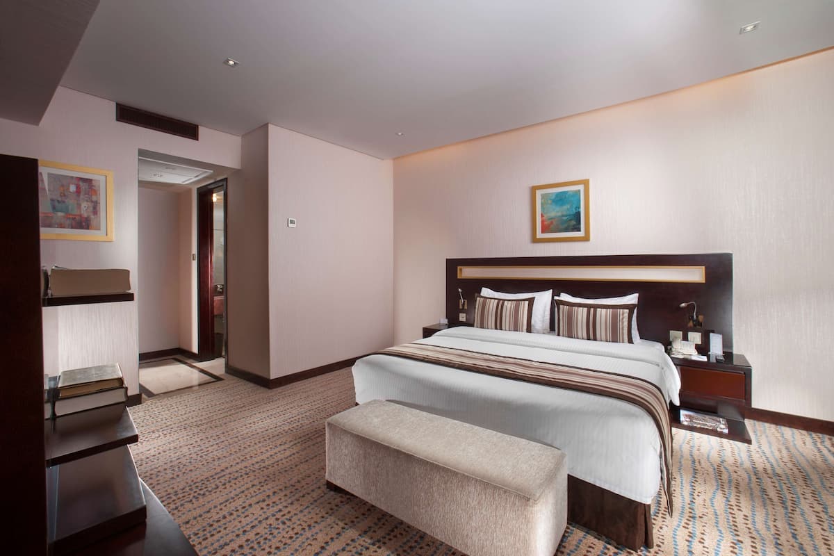 Junior Suite, 1 King Bed