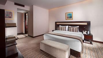 Suite júnior, 1 llit de matrimoni gran | Minibar, caixa forta a l'habitació i planxa i posts de planxar