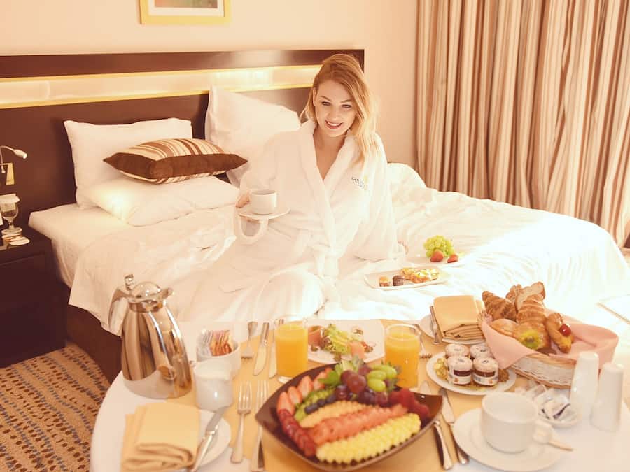 Tägliches Frühstücksbuffet gegen Gebühr