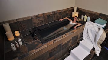 Sauna, Dampfbad, Thermalbad/Mineralquelle, Körperbehandlungen