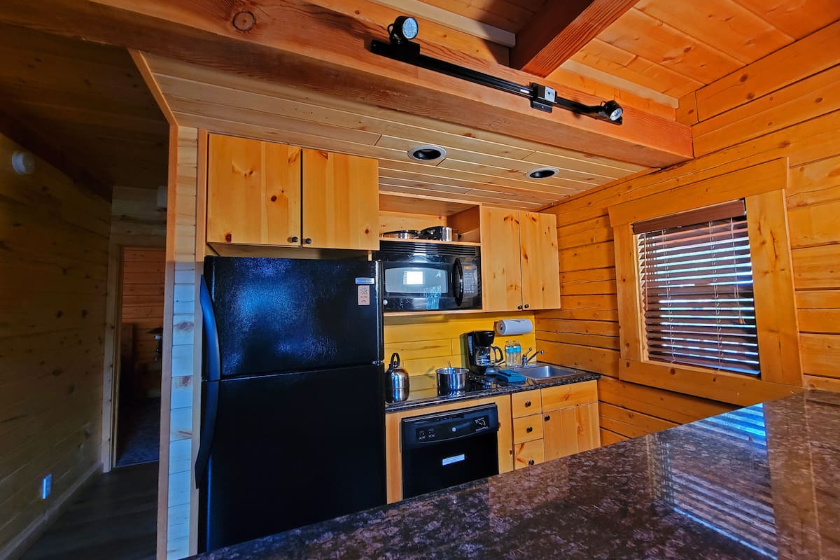 cabin, multiple beds (large, with 4 beds n/s) | private kitchen | fridge, coffee/tea maker