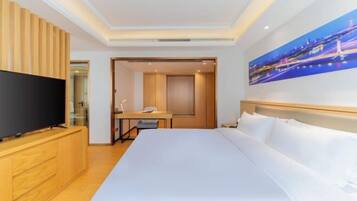 Minibar, in-room safe, iron/ironing board, alarm clocks