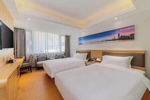 Minibar, in-room safe, iron/ironing board, alarm clocks - New TianHe Hotel (Guangzhou)
