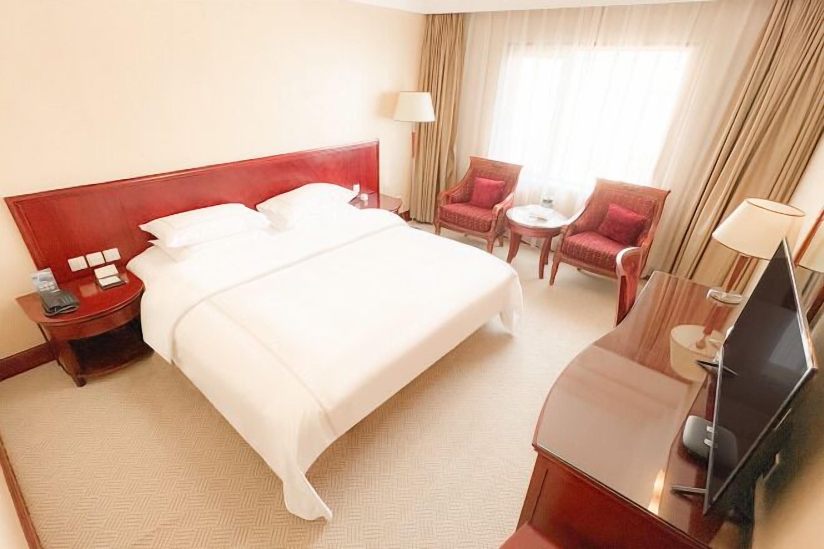 Minibar, Zimmersafe, Wecker