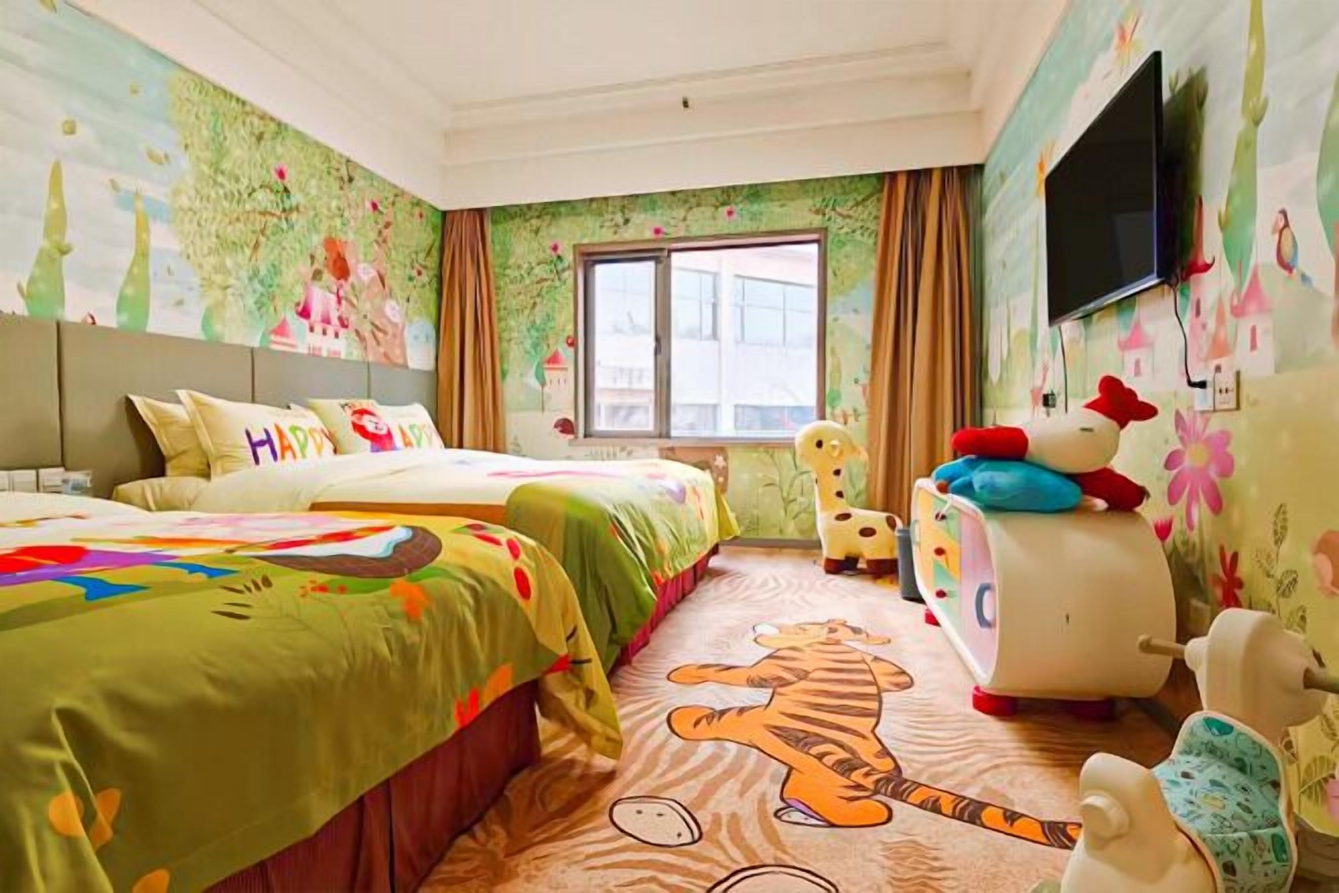 Minibar, värdeförvaringsskåp på rummet och väckarklockor