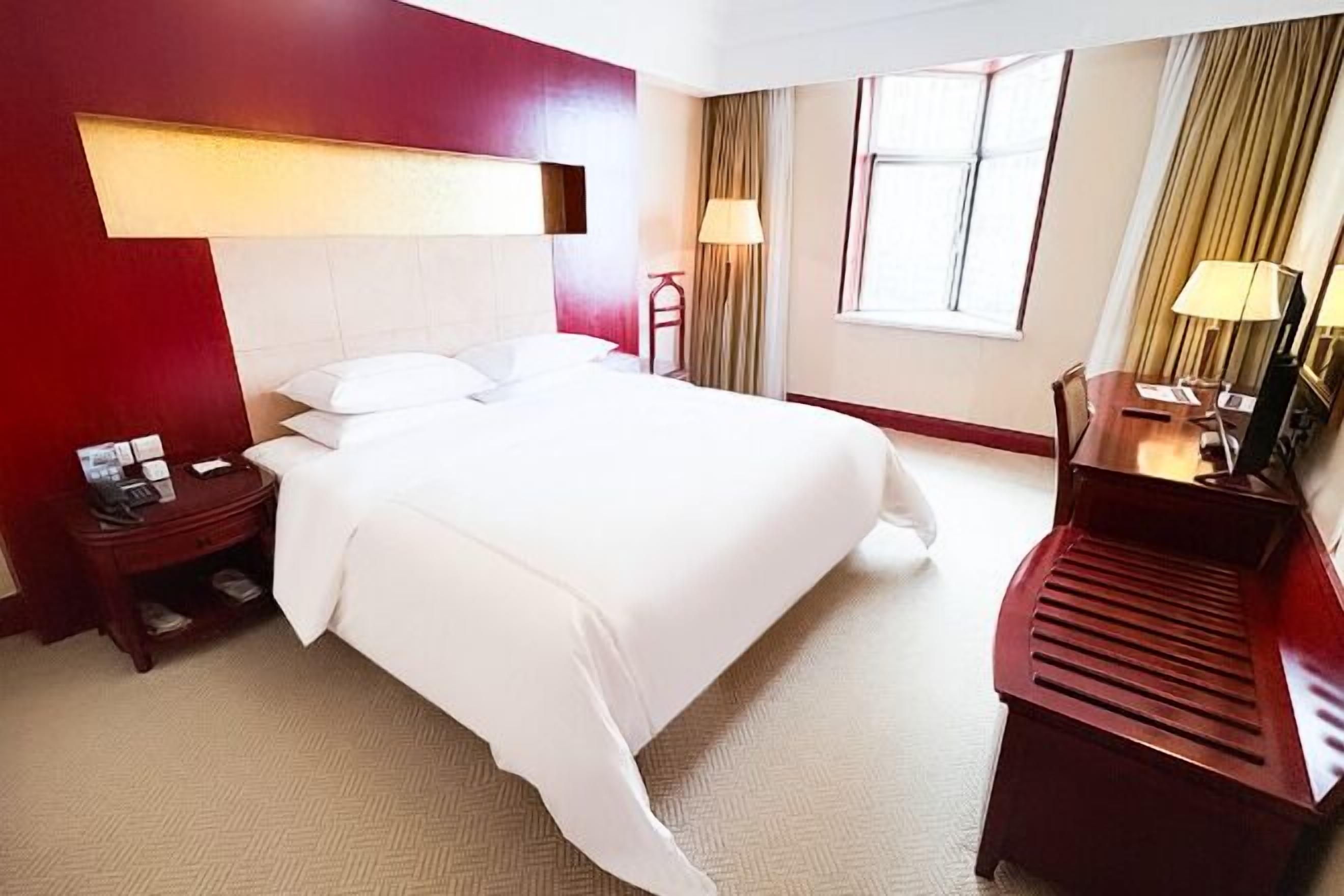 Minibar, värdeförvaringsskåp på rummet och väckarklockor