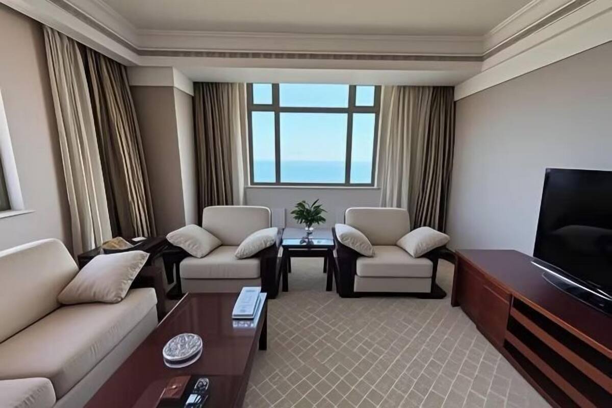 Minibar, coffres-forts dans les chambres, réveils