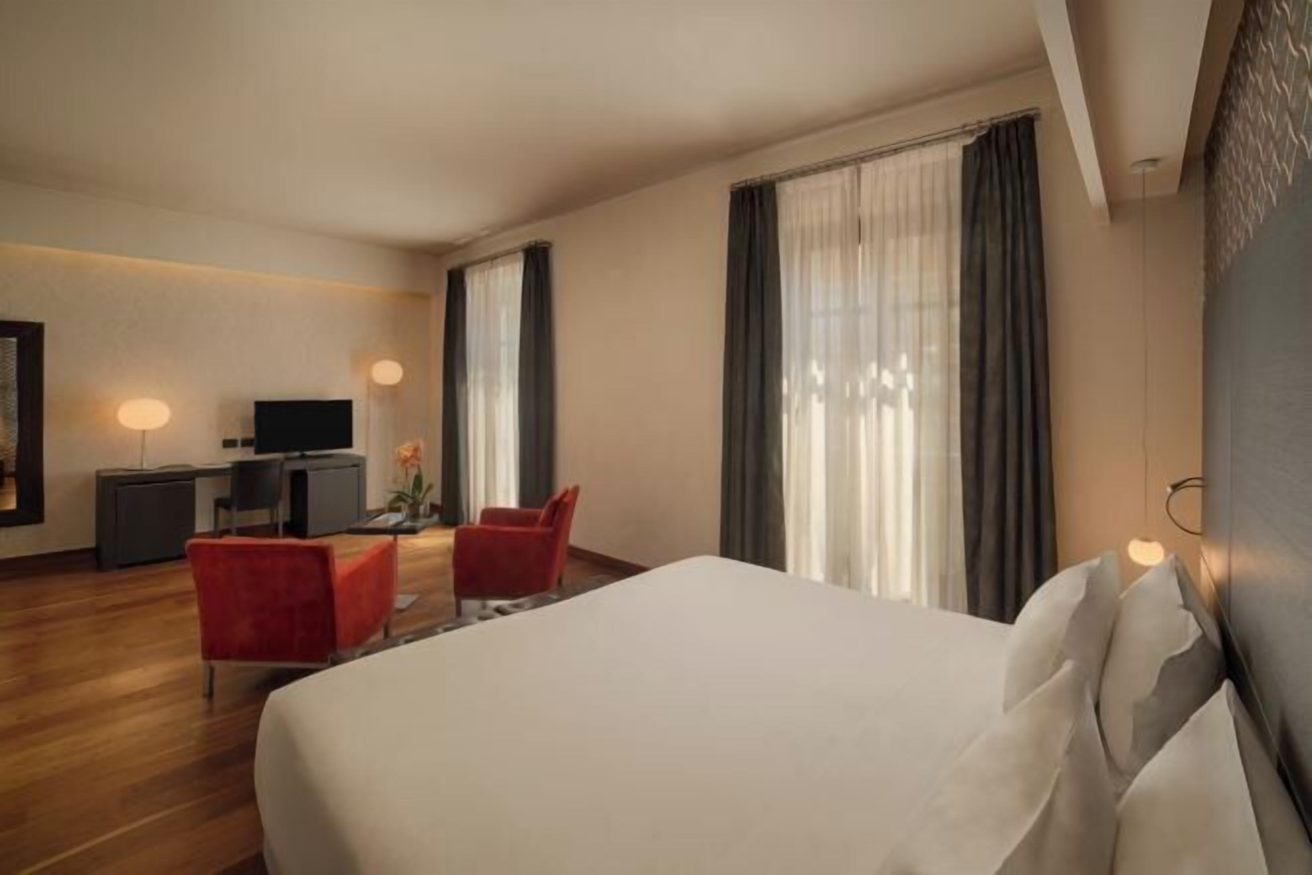 Couette en duvet d'oie, minibar, coffres-forts dans les chambres, bureau