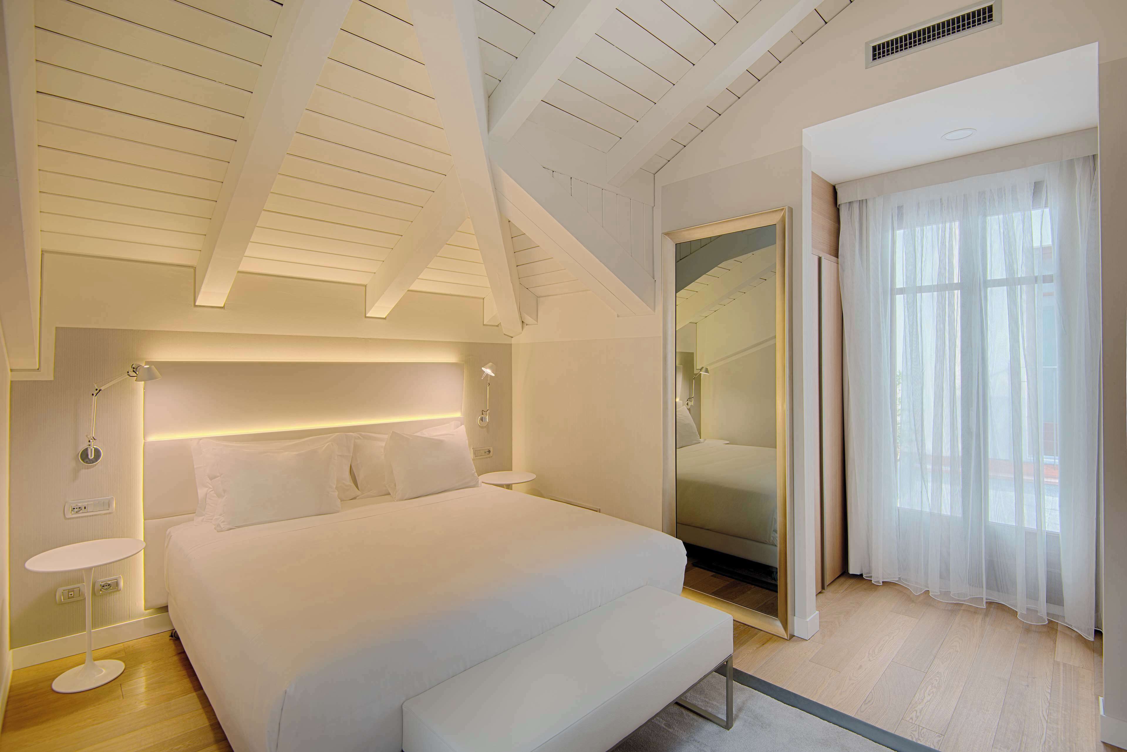 down duvets, minibar, in-room safe, desk