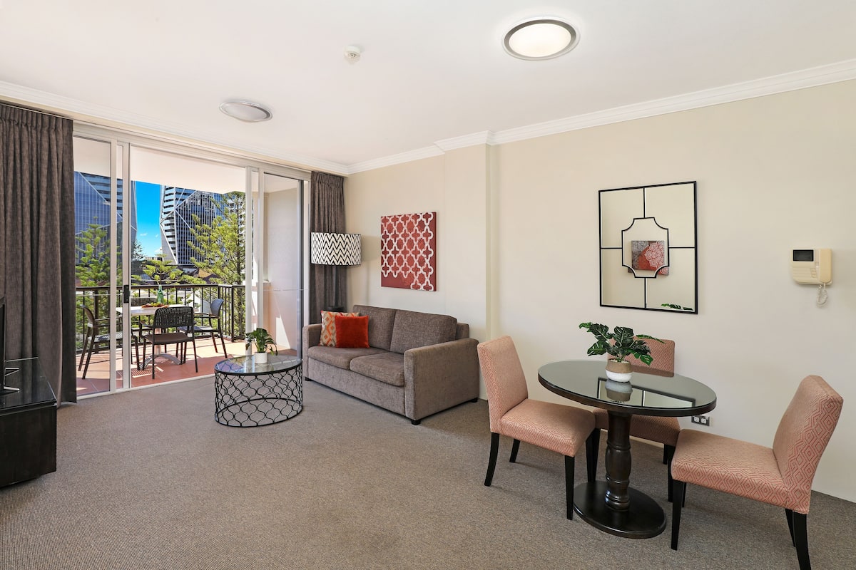1 Bedroom Superior Apartment | Living area