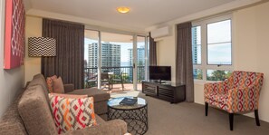 Apartemen Standar, 1 kamar tidur, Bebas Asap Rokok | Area keluarga | Televisi 40-inci dengan saluran TV digital dan pemutar DVD