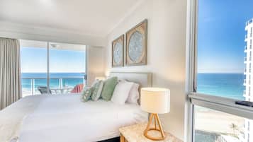 Superior One bedroom Ocean-View Apartment | In-room safe, individually decorated, individually furnished