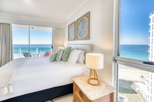 Superior One bedroom Ocean-View Apartment | In-room safe, individually decorated, individually furnished