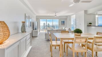 Superior One bedroom Ocean-View Apartment | In-room safe, individually decorated, individually furnished