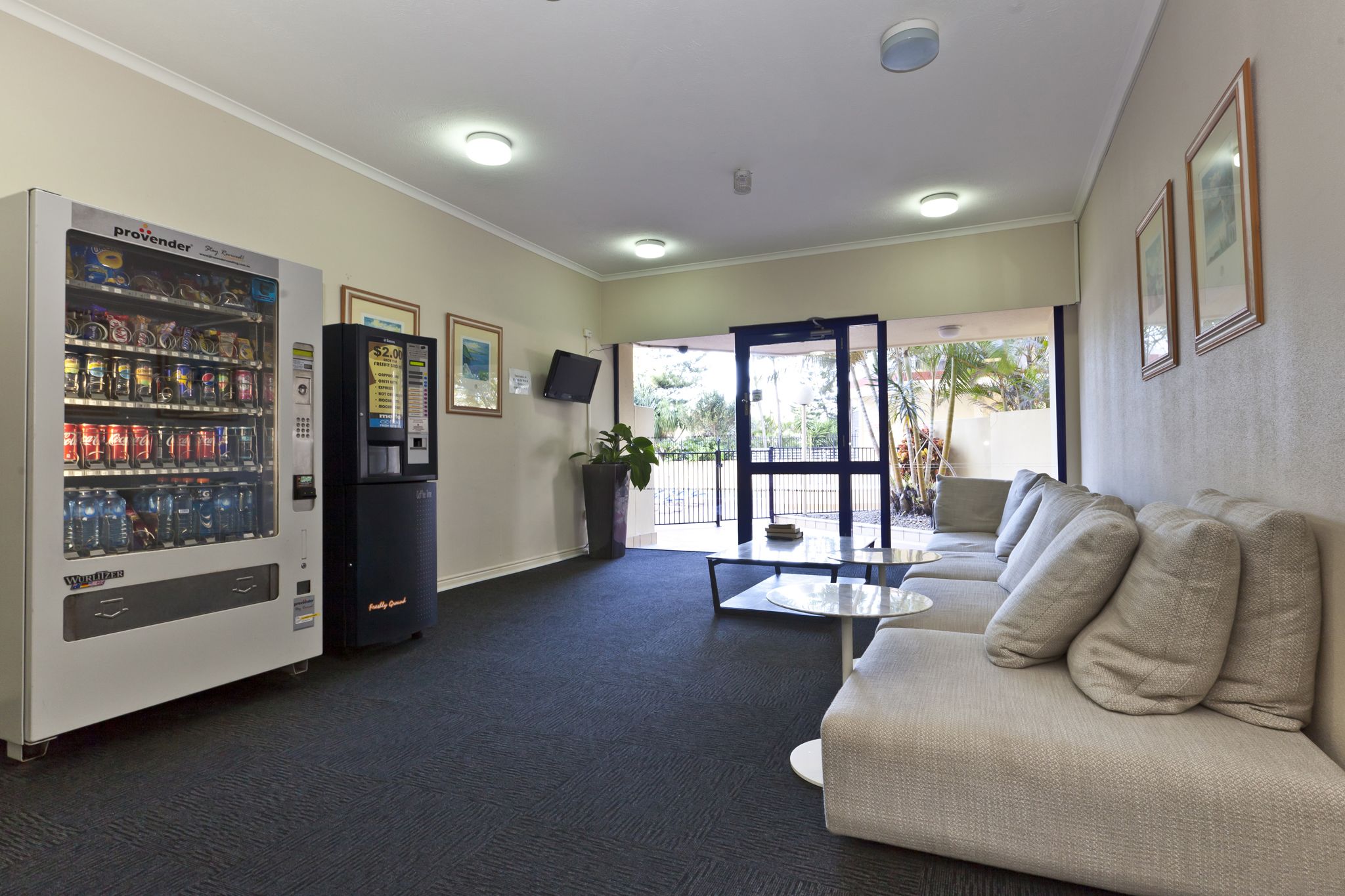 Surf Regency Apartments — image 29