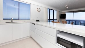 Unclassified image, 5 of 55, button - Surf Regency Apartments (Surfers Paradise)