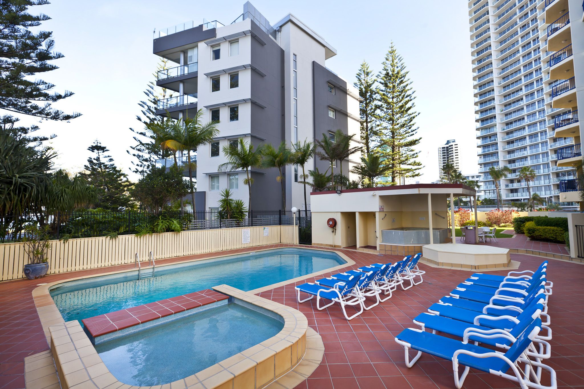 Surf Regency Apartments — image 4