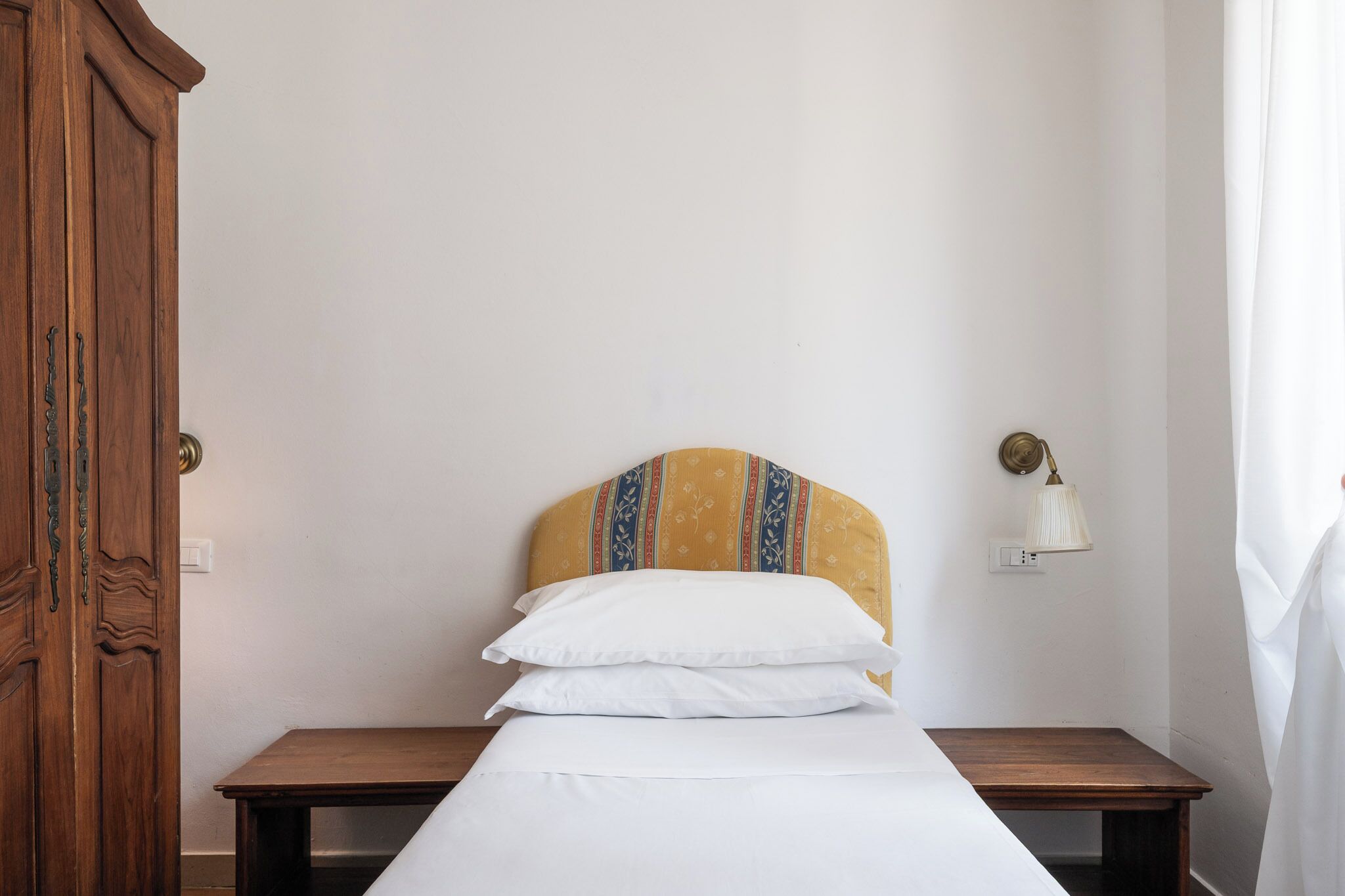 Standard Single Room | In-room safe, desk, laptop workspace, blackout drapes