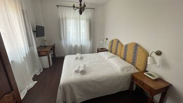 In-room safe, desk, laptop workspace, blackout curtains