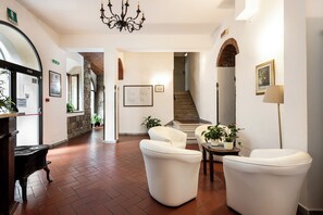 Lobby sitting area - Hotel Verdi Pisa (Pisa)
