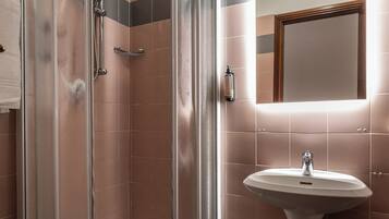Doccia, bidet, asciugamani