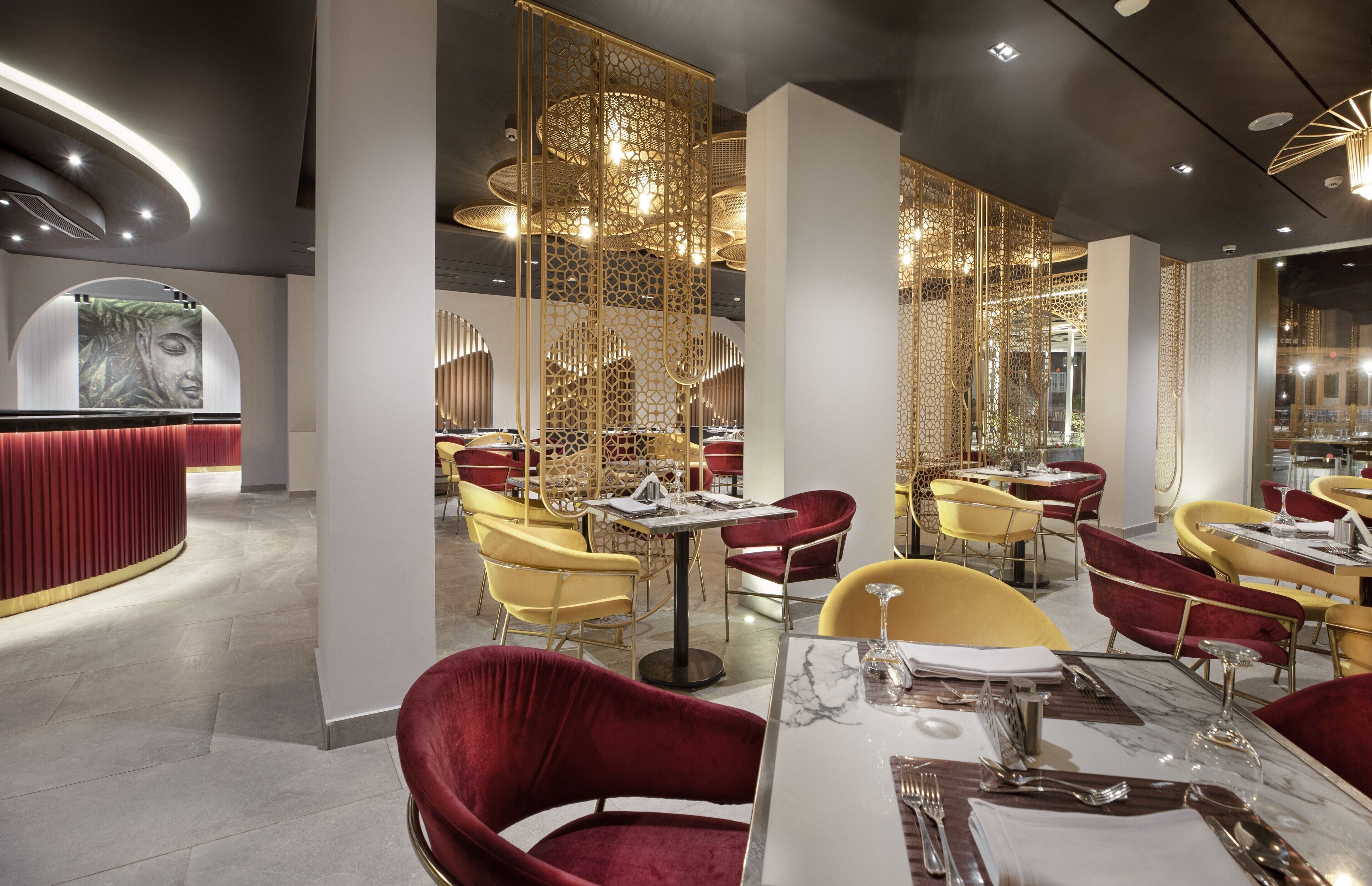 4 restaurants, breakfast, lunch, dinner served; italian cuisine