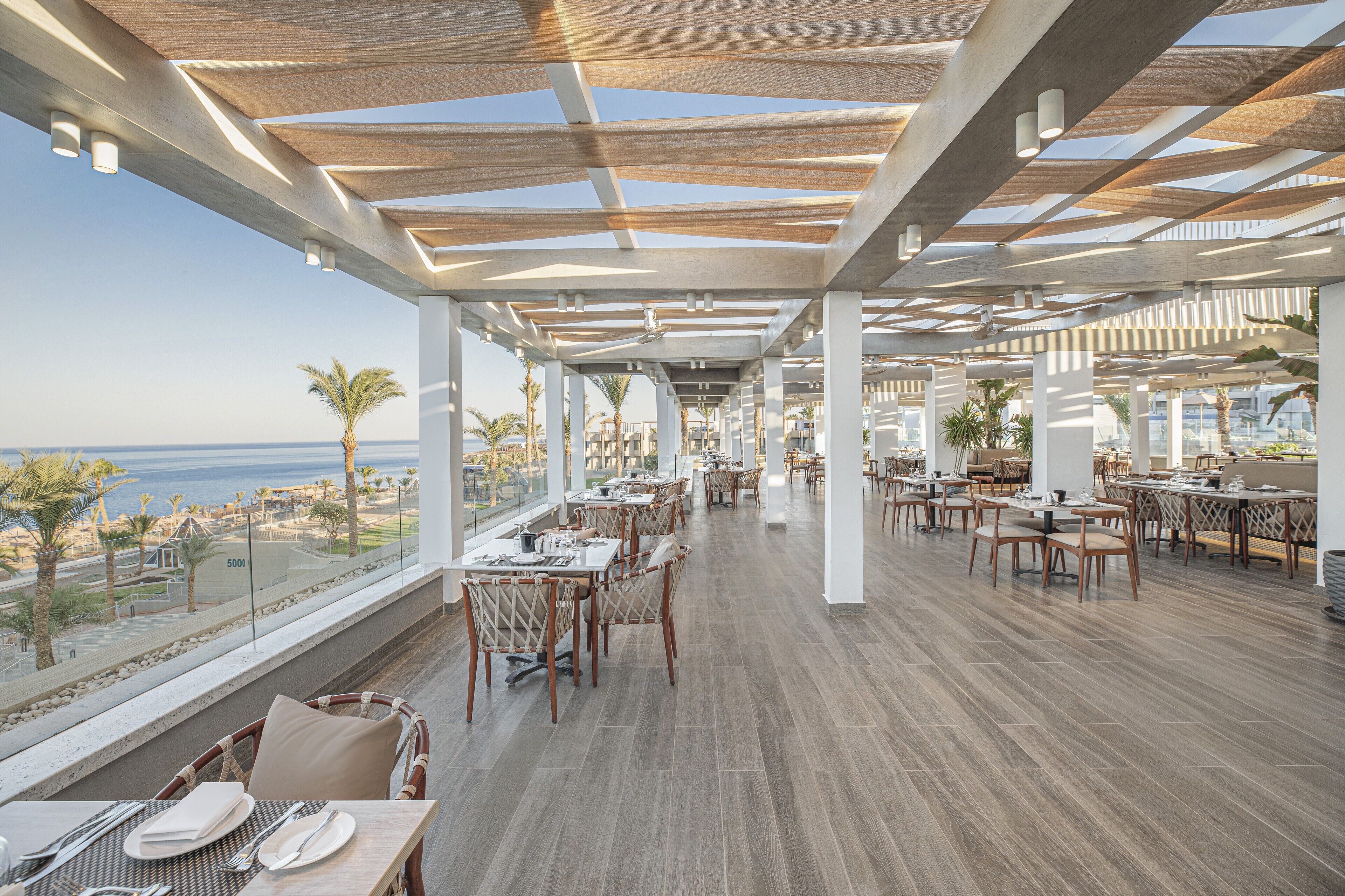 4 restaurants, breakfast, lunch, dinner served; italian cuisine