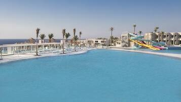 2 室内游泳池,3 室外游泳池,08:00 至 17:00 开放,日光浴躺椅