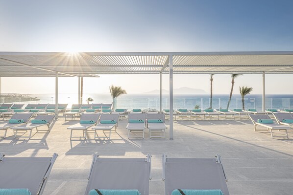 2 indoor pools, 3 outdoor pools, open 8 AM to 5 PM, sun loungers