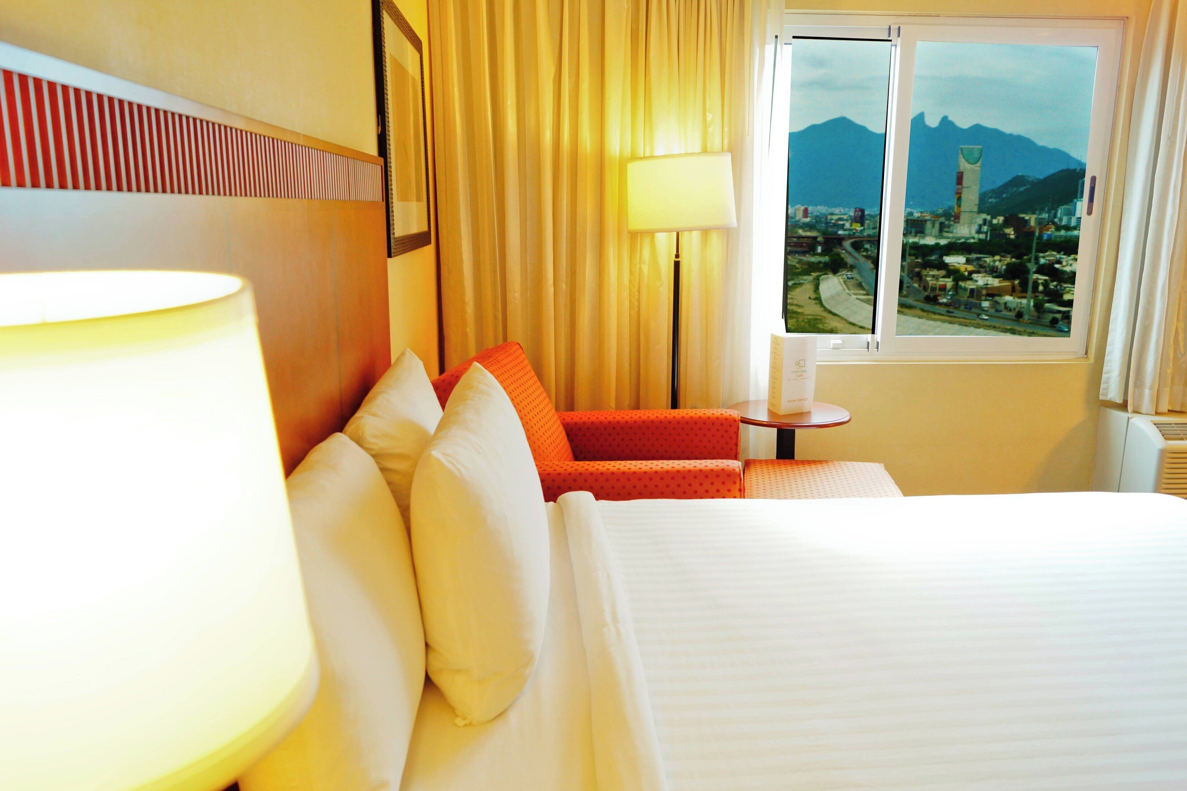 Phòng, 2 giường đôi | Bộ đồ giường cao cấp, két bảo mật tại phòng, bàn 