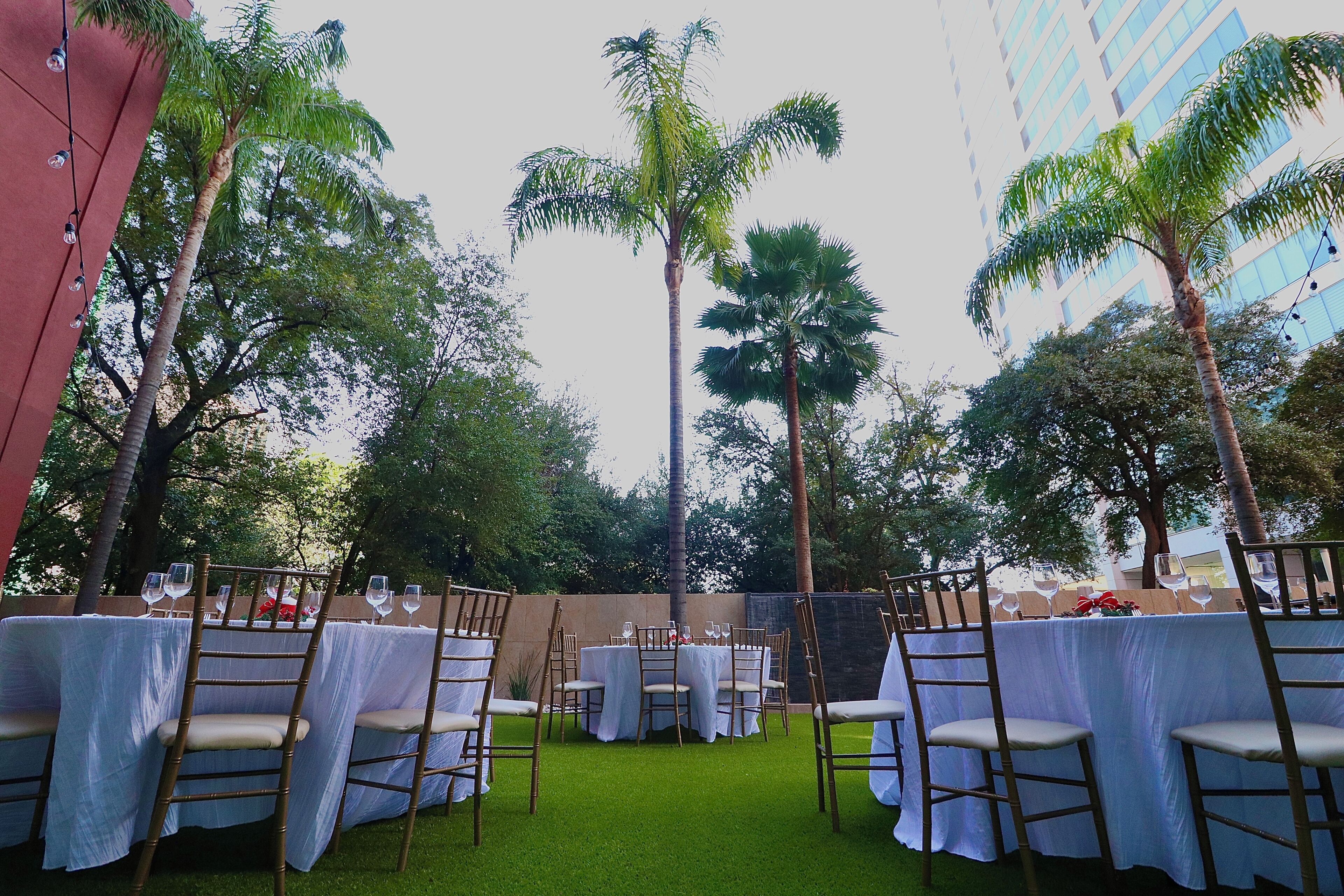 Photo - Courtyard Monterrey San Jeronimo/Valle