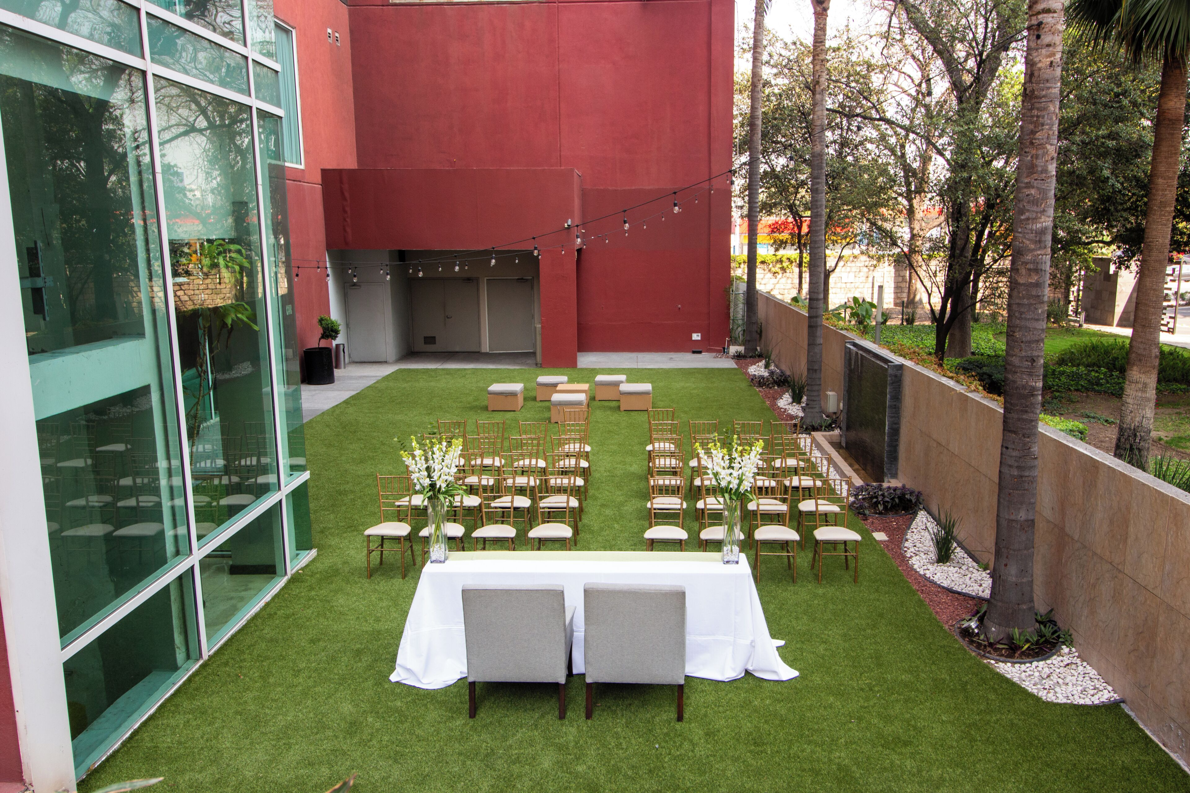Photo - Courtyard Monterrey San Jeronimo/Valle