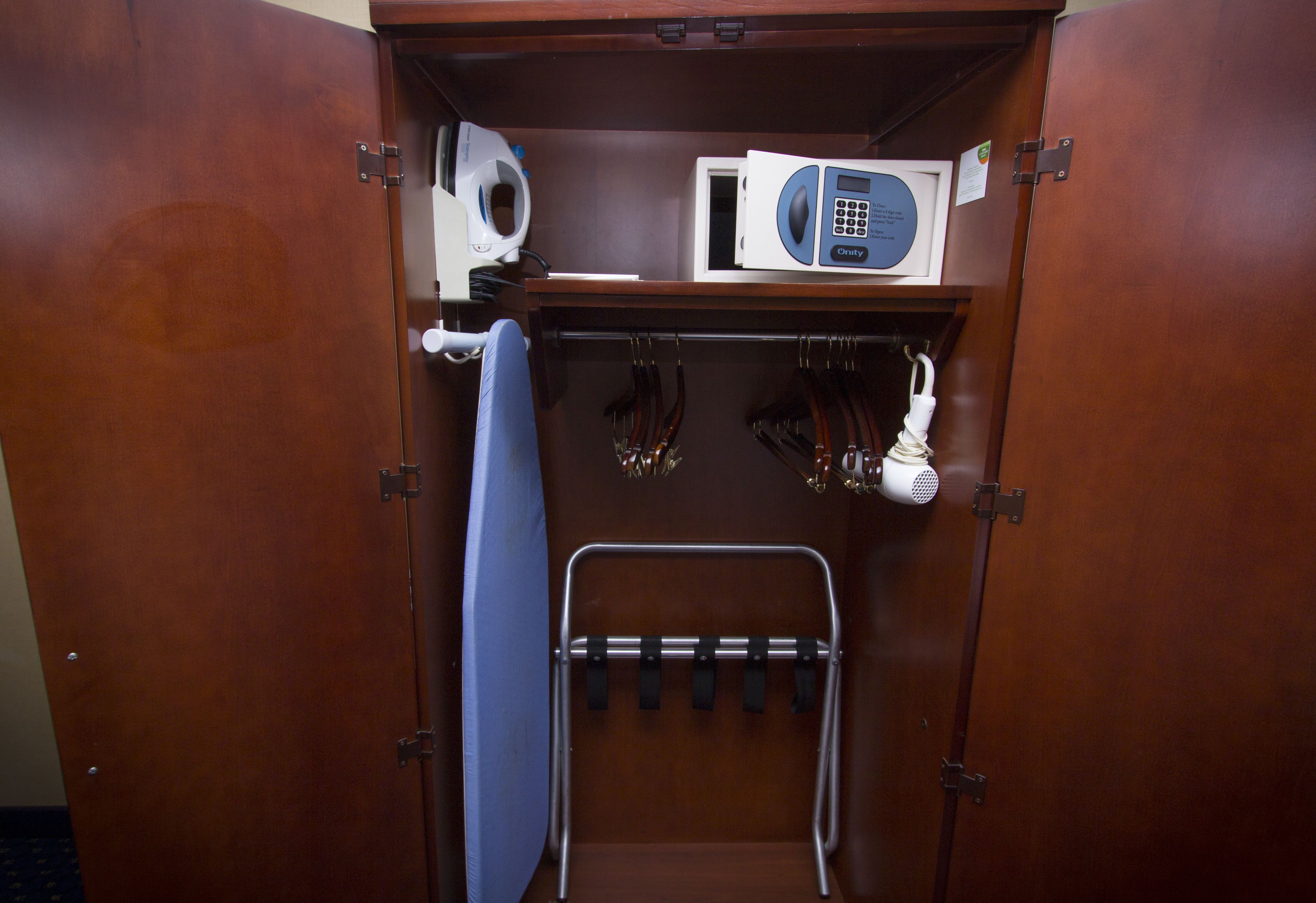 room, 1 king bed, non smoking | room amenity