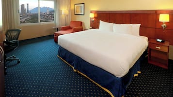 Ropa de cama de alta calidad, caja fuerte, escritorio