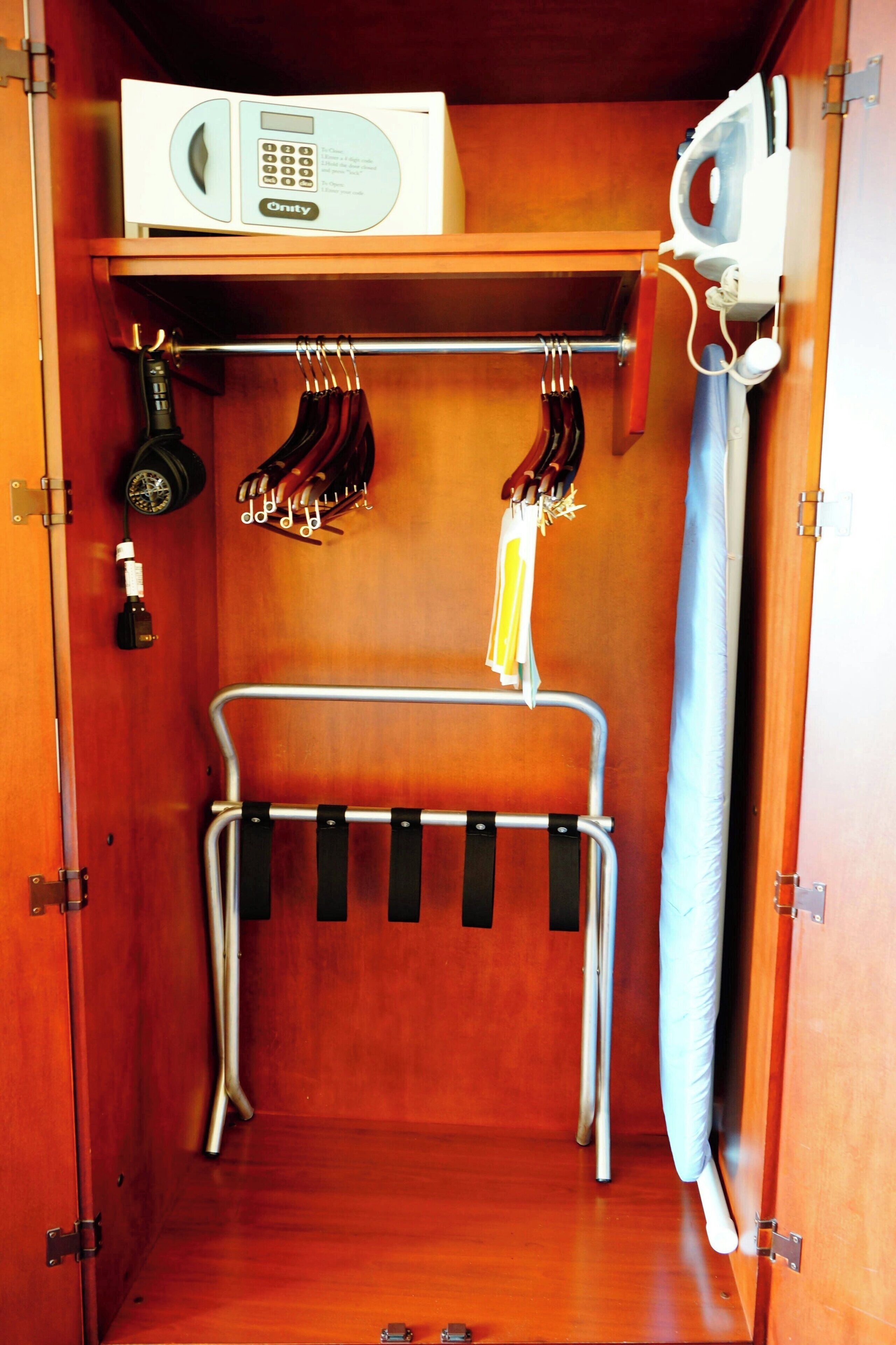 1 bedroom, premium bedding, in-room safe, desk