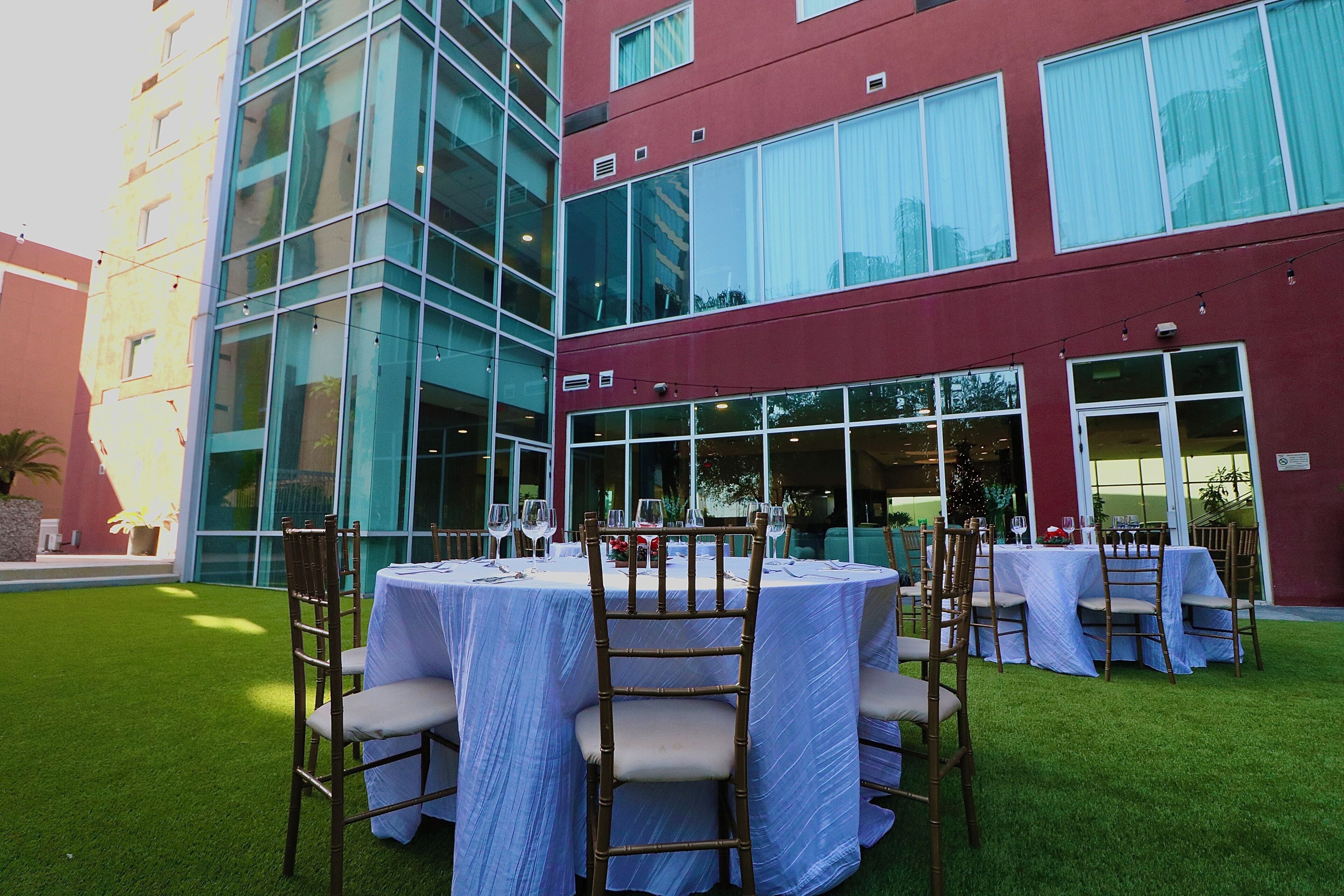 Photo - Courtyard Monterrey San Jeronimo/Valle
