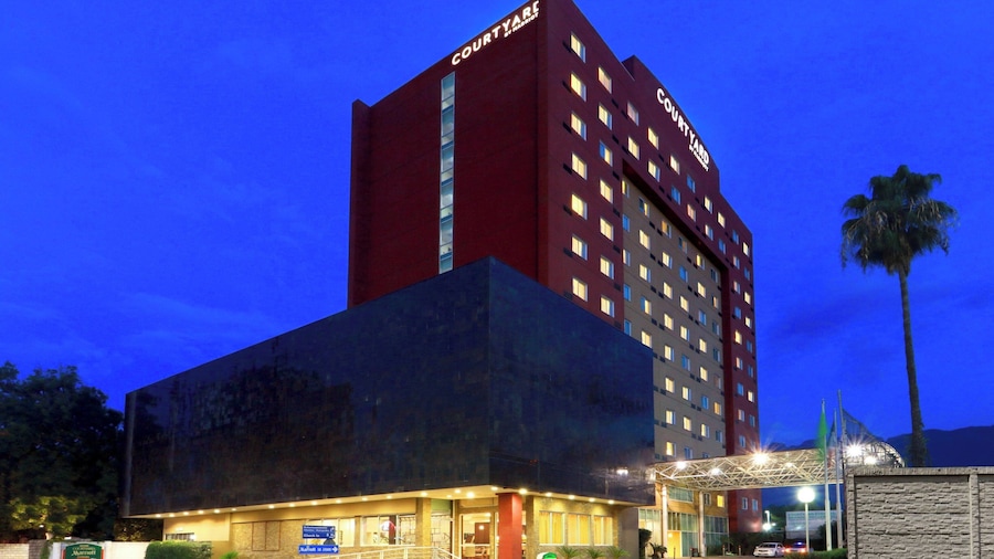 Courtyard Monterrey San Jeronimo/Valle