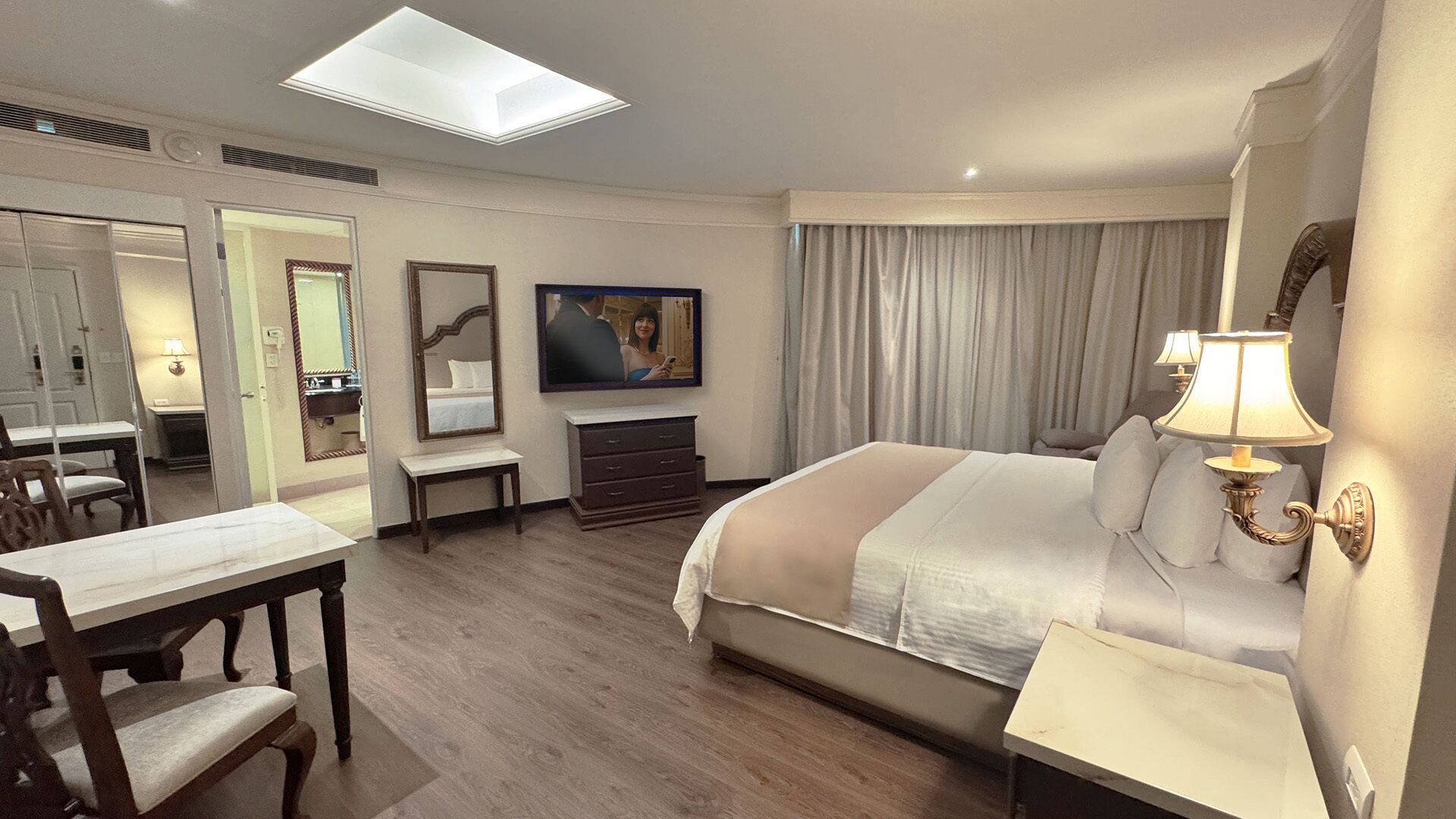 Superior Room, 1 King Bed | Hypo-allergenic bedding, in-room safe, desk, iron/ironing board