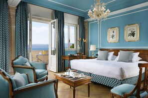 Habitación exclusiva, Terraza, vista al lago | Ropa de cama de alta calidad, edredón, camas con pillow-top y minibar 