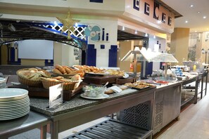 Free daily buffet breakfast  - Gaddis Hotel (Luxor)