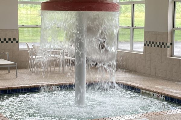 Una piscina cubierta