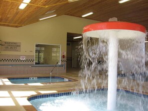 Indoor pool - Country Inn & Suites by Radisson, Houghton, MI (Houghton)