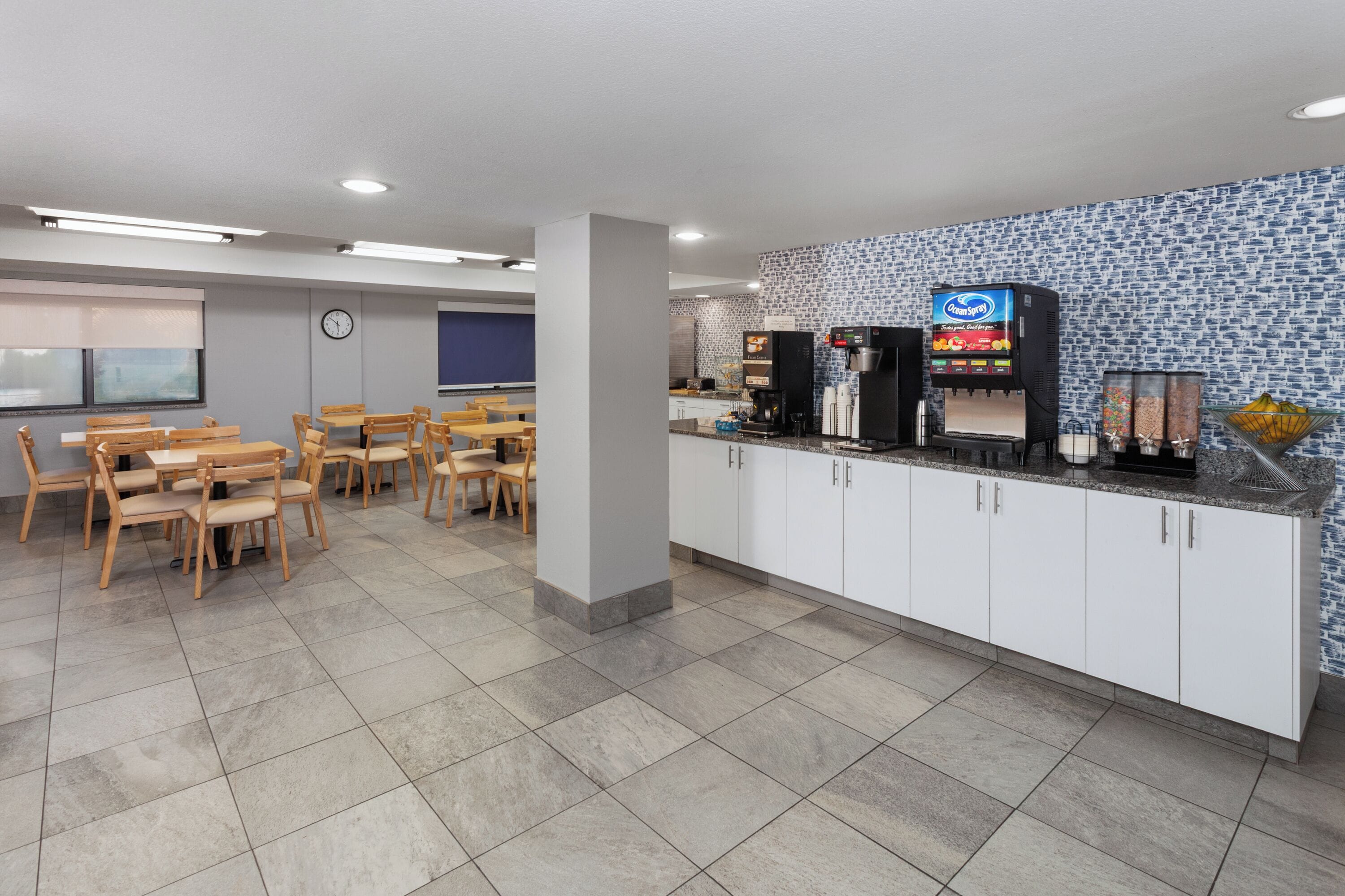 Free daily continental breakfast