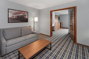 Deluxe Suite, 1 King Bed, Non Smoking (One-Bedroom) | Jetted tub - AmericInn by Wyndham Appleton North/Little Chute (Appleton)