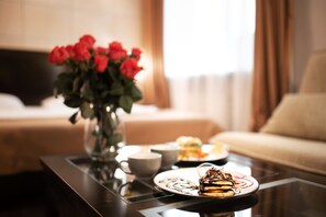 In-room dining - Cosmopolit Hotel (Kharkiv)