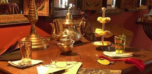 2 nhà hàng, phục vụ bữa sáng, bữa trưa, bữa tối, món Maroc