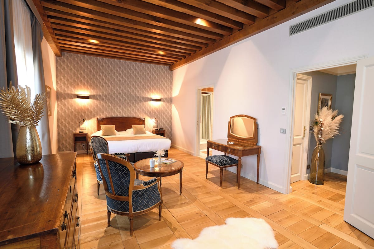 Comfort Double Room | Peralatan tempat tidur premium, tilam berlapik, bar mini